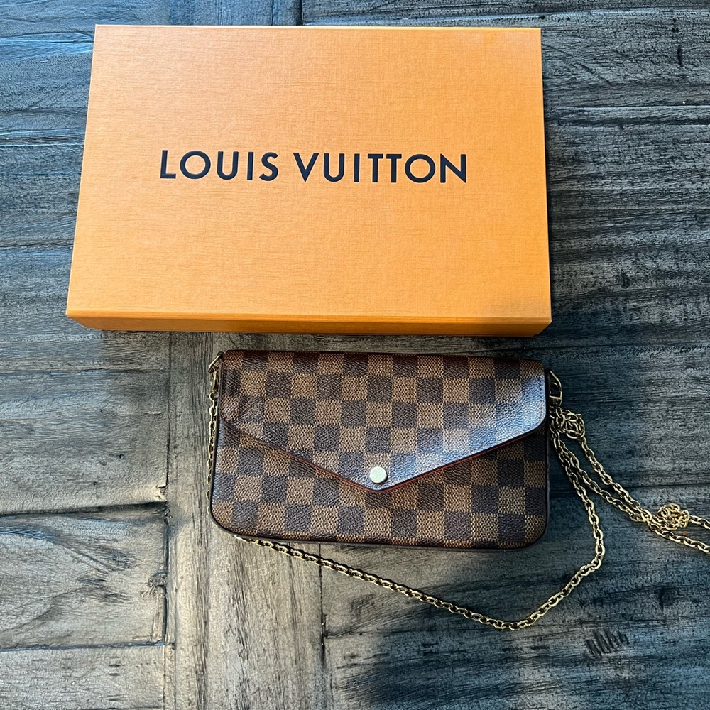Original Louis Vuitton cross bag, brown checkered design with red interior - Picture 8 of 9